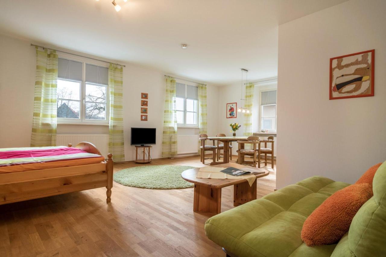 Ferienwohnung Am Schloss Heiligenborn Kültér fotó